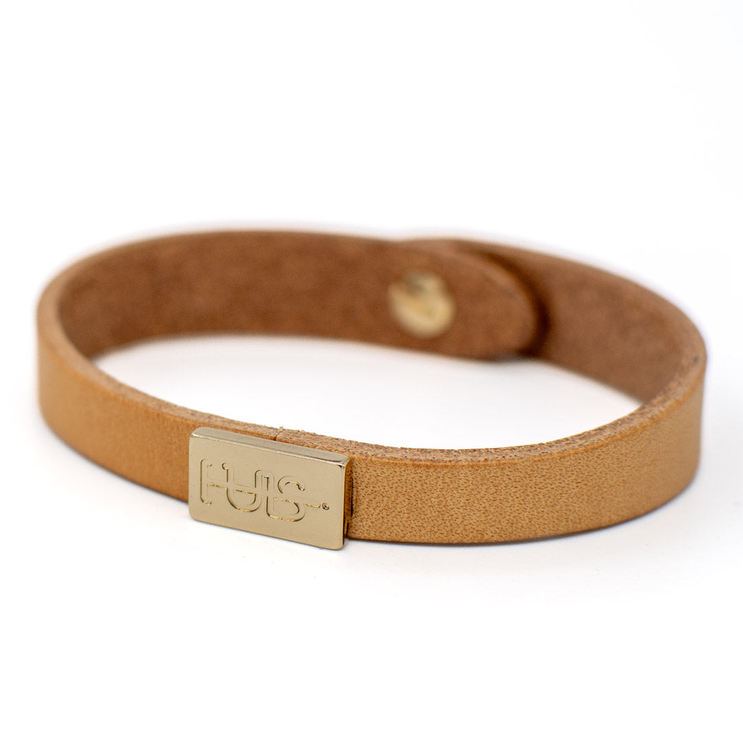 Bracciale pelle Tulsi io Watermelon blu - Fronte - Colore pelle naturale - Finitura oro - Dettaglio retro logo - Fatto a mano in Italia - Made in Italy