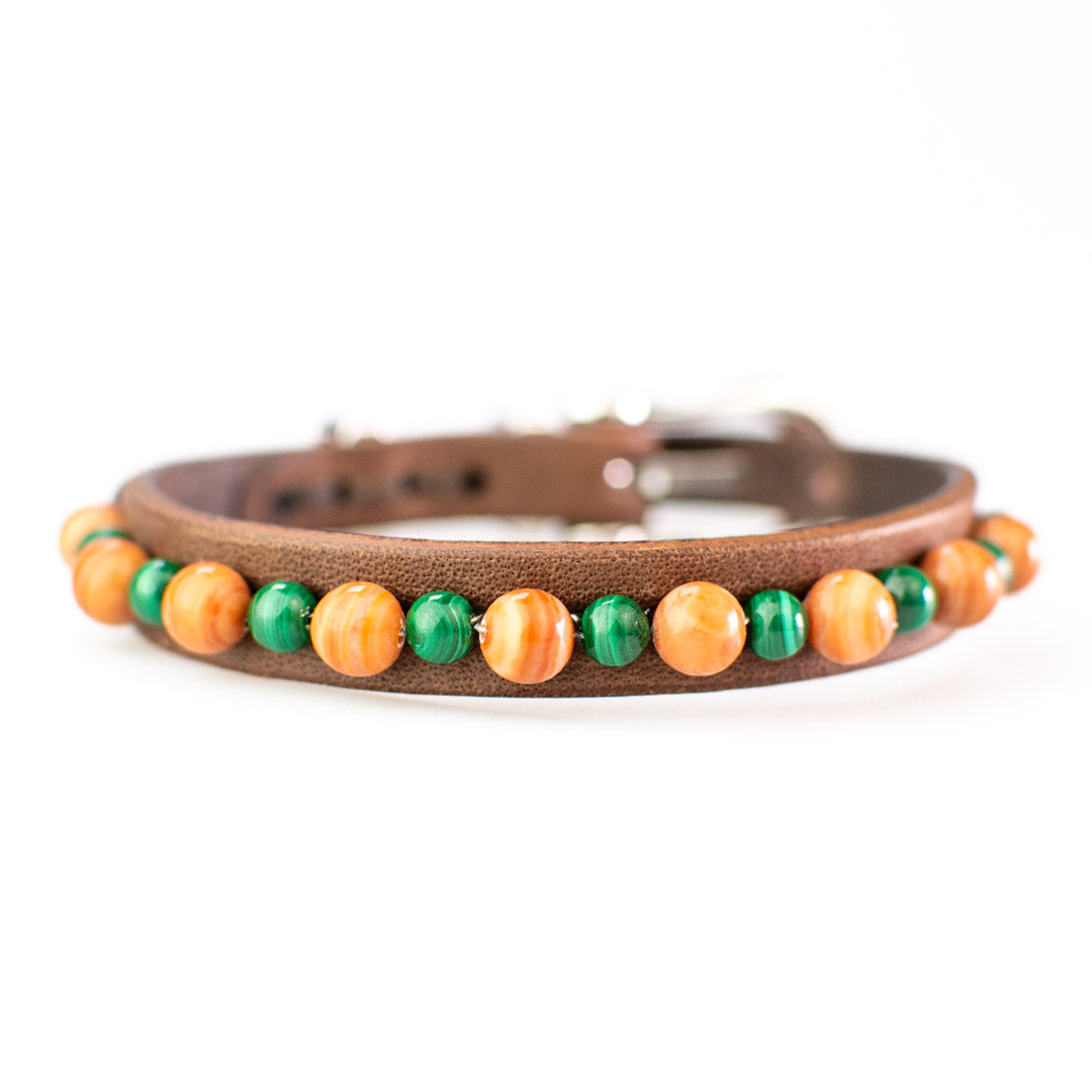 Bracciale pelle Tulsi Isola 01 - Pelle marrone  - Pietre dure Mud Line Stone e Occhio di Tigre verde - Fronte