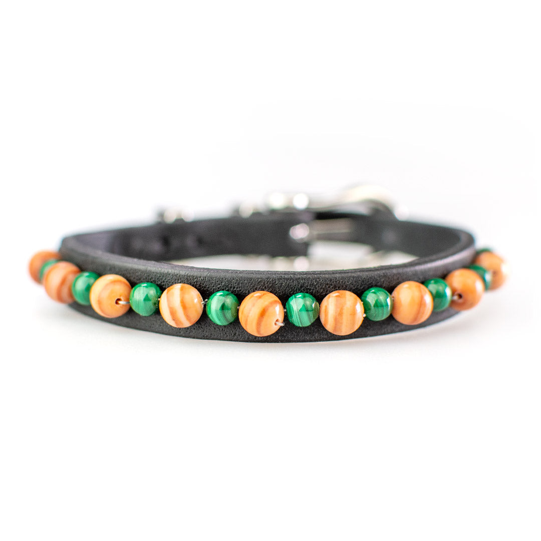 Bracciale pelle Tulsi Isola 01 - Pelle nera  - Pietre dure Mud Line Stone e Occhio di Tigre verde - Fronte