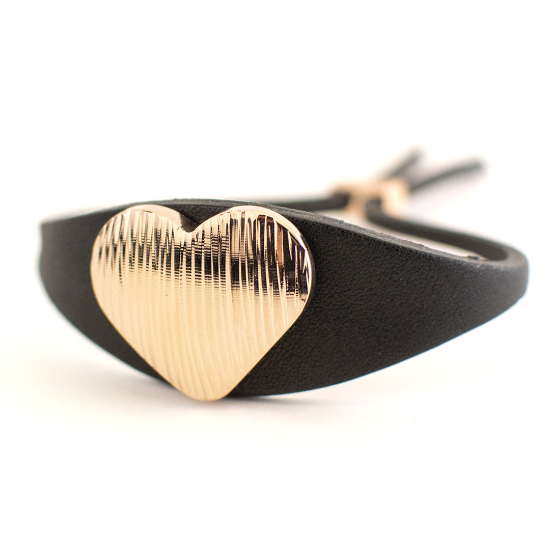 Bracciale a cuore in oro rosa 14k: delicata catena a maglie Bracciale a cuore in oro rosa 14k: delicata catena a maglie
