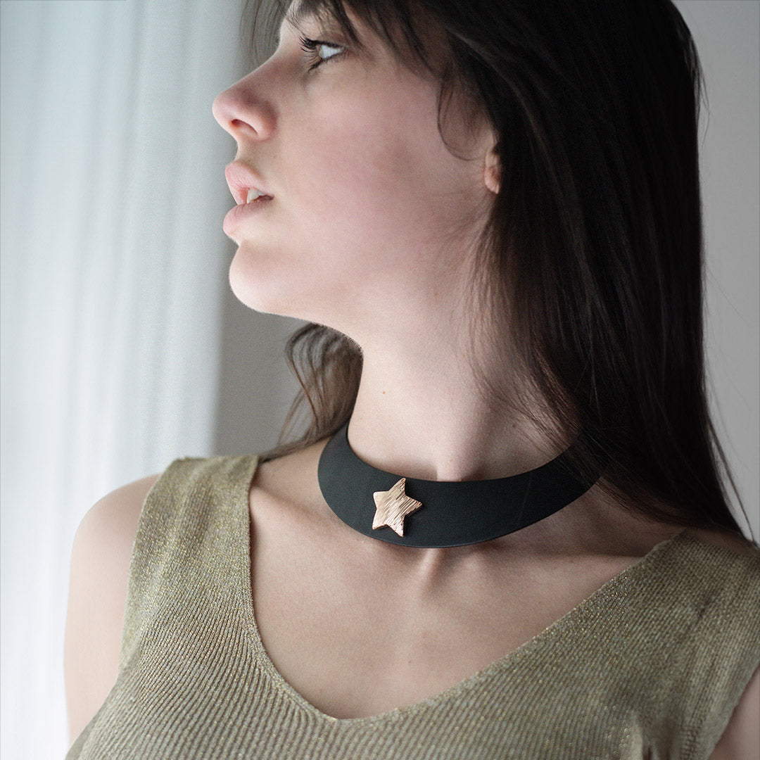 Collana In Pelle Fatta A Mano – Cinturino E Collare Nero 2mm, Lunghezza 43cm – Regalo Unico - Foto 4