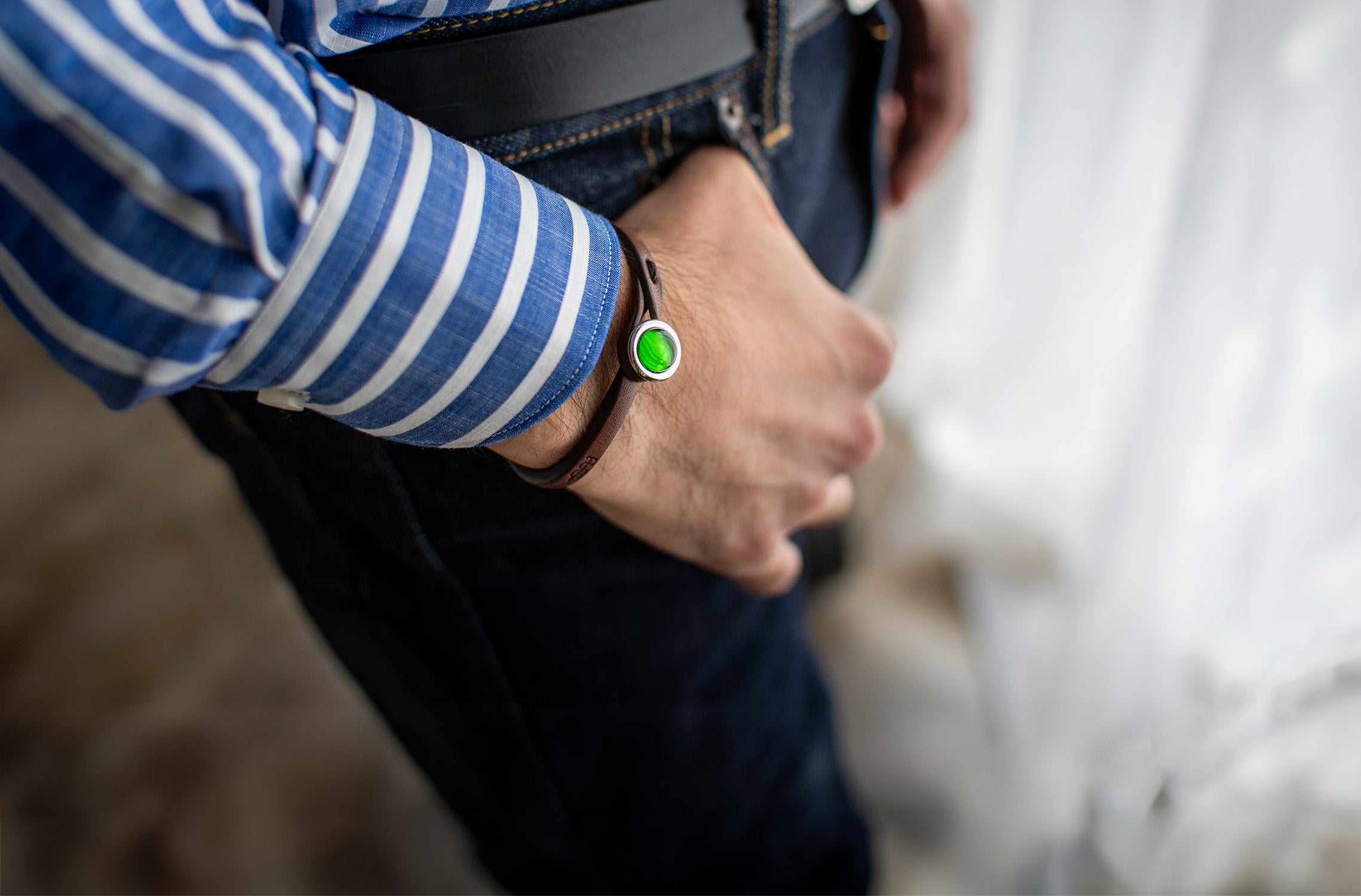 Bracciale pelle gioiello Tulsi Collezione Aqua - indossato uomo - fatto a mano in Italia