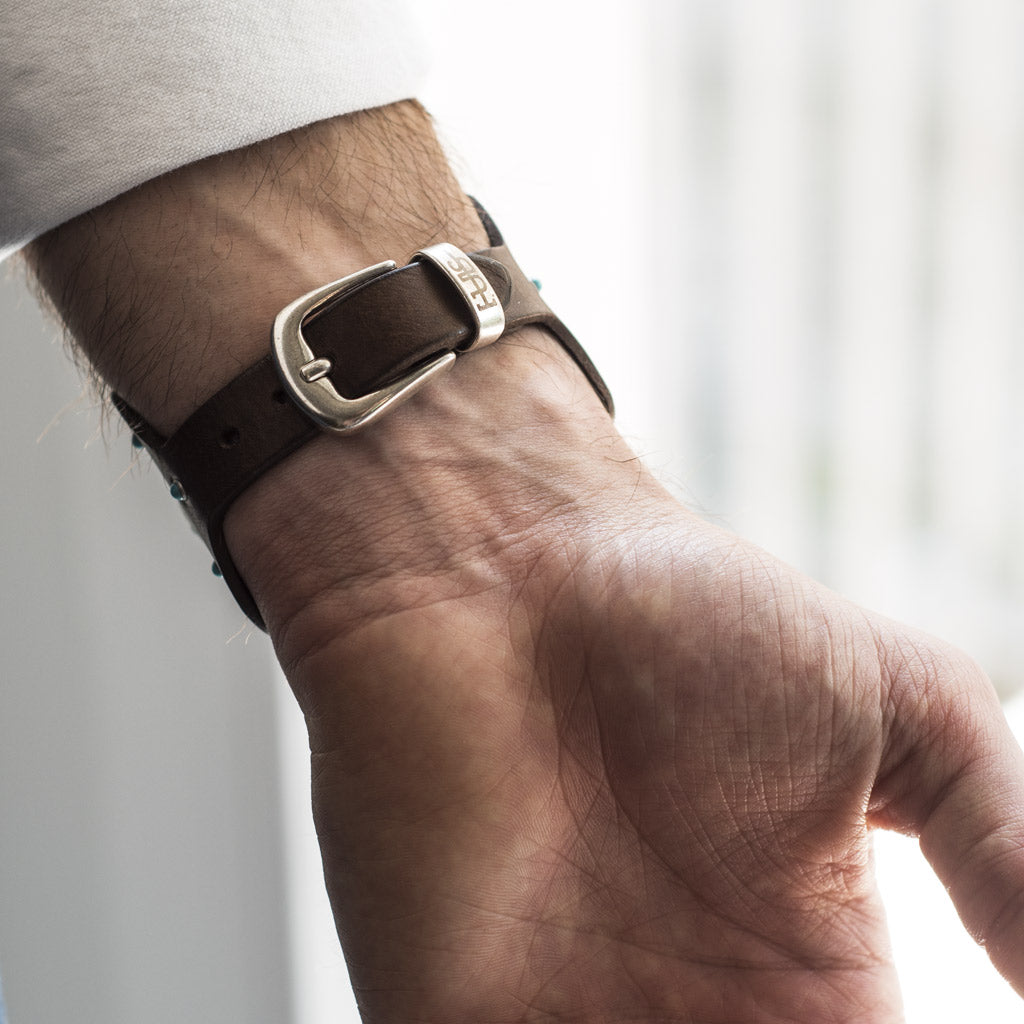 HZMAN Bracciale In Pelle Uomo - Tripla Cinghia Regolabile, Chiusura A Fibbia, Stile Punk Gotico, Marrone