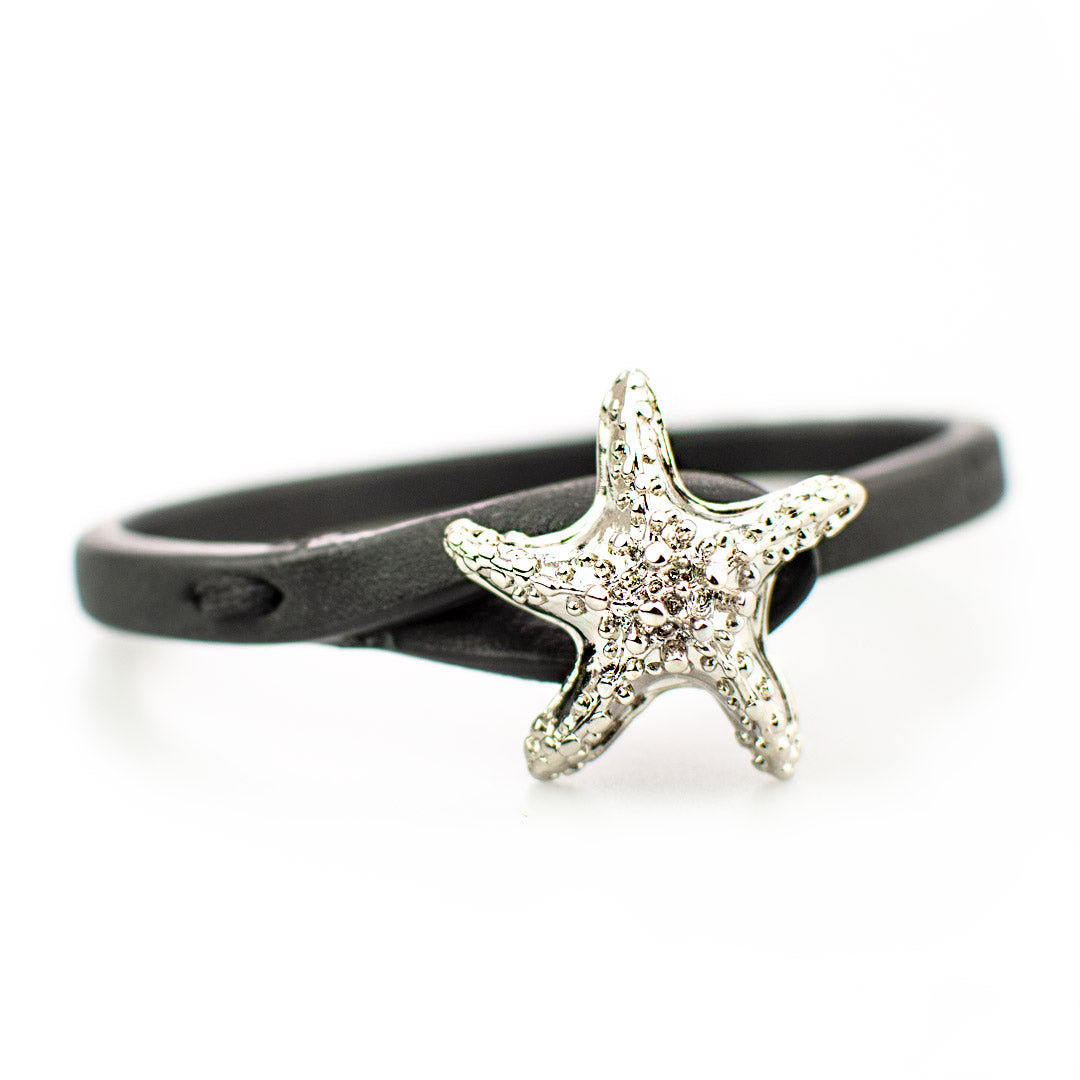 Bracciale pelle Tulsi Geo Stella Marina - Chiusura a forma di stella marina in palladio - Colore pelle nera - Fronte - Made in Italy